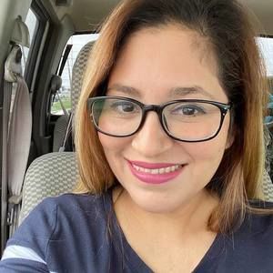 Meet your Posher, Karol ayala